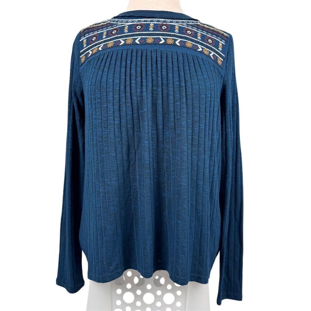 Artesia Women's Blue Ribbed Knit Embroidered Long Sleeve Blouse Size S